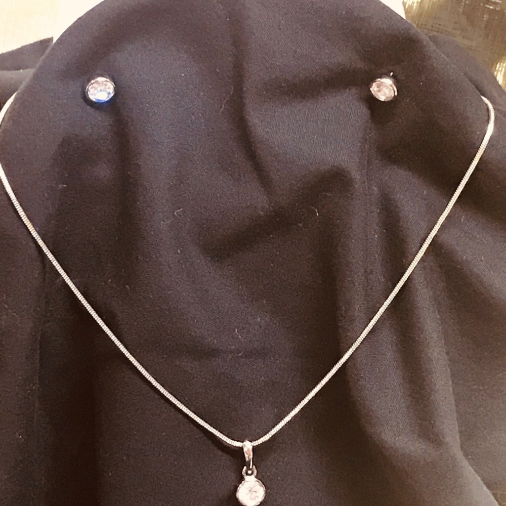 Jewelry - Picture 3 of 3